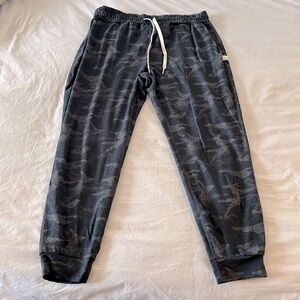 Vuori Performance Jogger Regular Length size M
